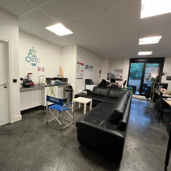 Bureau privé 43 m² 6 postes Coworking Rue des Hauts Guibouts Bry-sur-Marne 94360 - photo 7