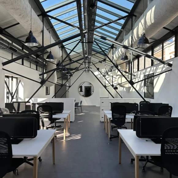 Bureau privé 210 m² 32 postes Coworking Boulevard de Charonne Paris 75011 - photo 1