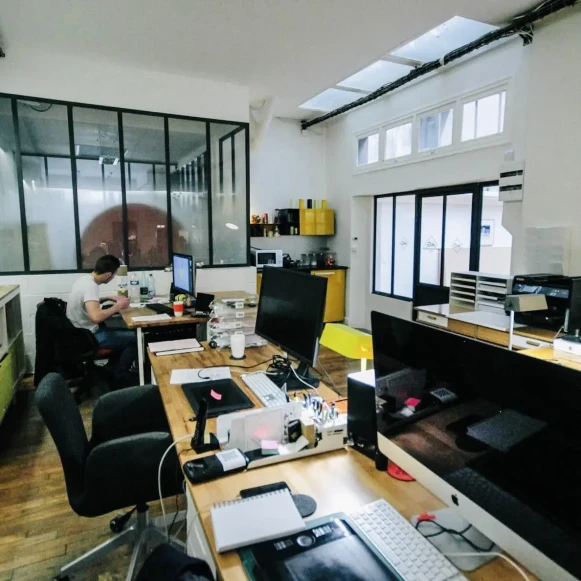 Bureau privé 55 m² 12 postes Coworking Rue Joseph de Maistre Paris 75018 - photo 4