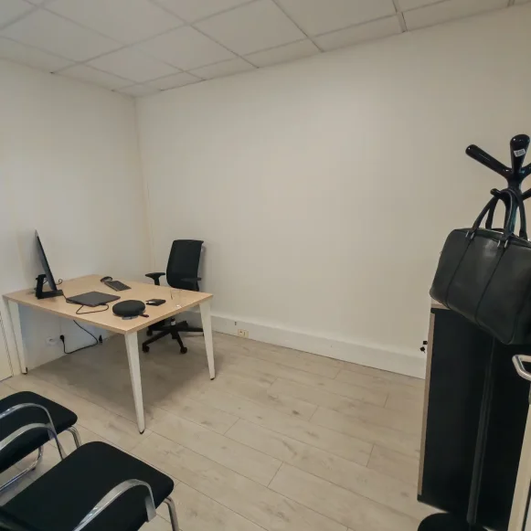 Bureau privé 11 m² 1 poste Location bureau Avenue Raspail Saint-Maur-des-Fossés 94100 - photo 1