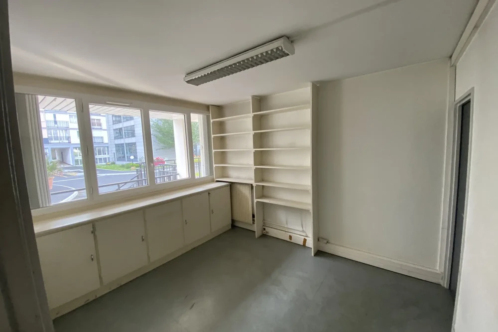 Espace indépendant - 92120 - 11 postes - 2100€