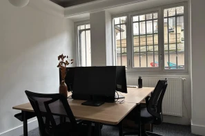 Bureau privé - 75010 - 3 postes - 1200€