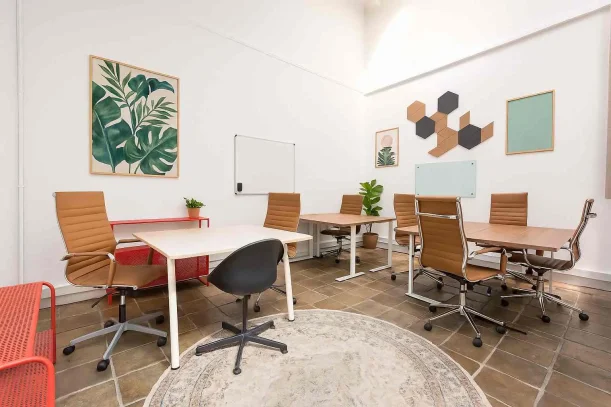 Bureau privé - 75010 - 7 postes - 3300€