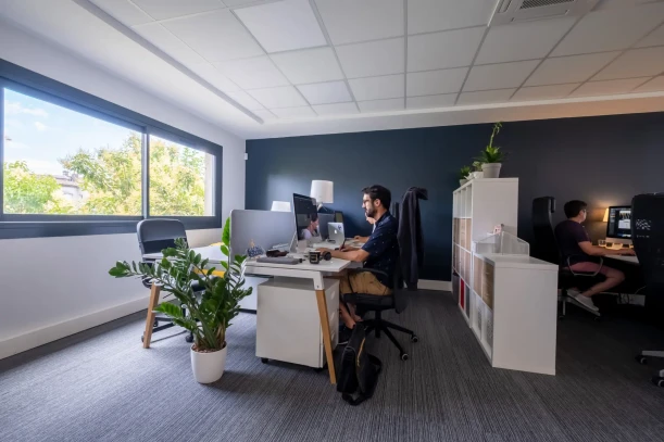 Open Space - 33300 - 4 postes - 250€