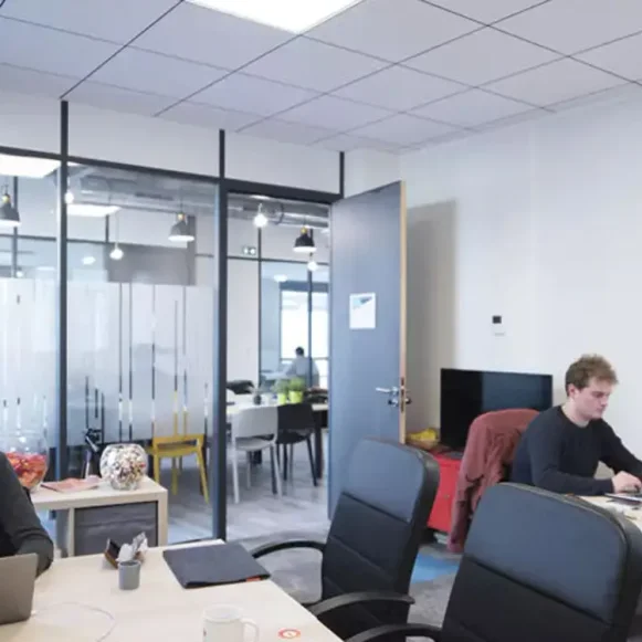 Bureau privé 22 m² 5 postes Location bureau Rue du Commandant Fuzier Lyon 69003 - photo 2