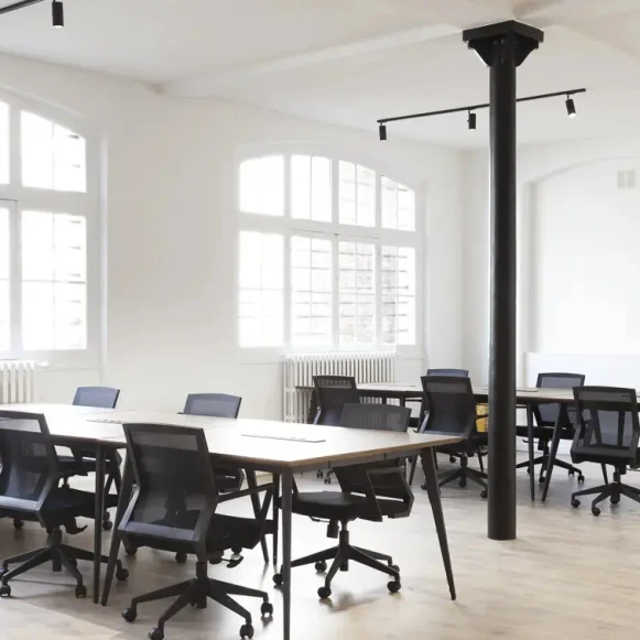 Espace indépendant 210 m² 35 postes Location bureau Rue Louis Blanc Paris 75010 - photo 1