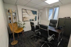 Bureau privé - 75016 - 3 postes - 2300€