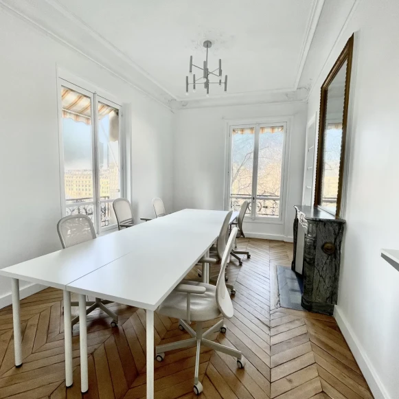 Bureau privé 18 m² 6 postes Location bureau Rue de Liège Paris 75008 - photo 4
