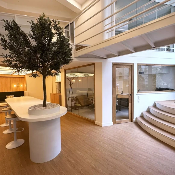 Bureau privé 18 m² 7 postes Location bureau Rue de Lévis Paris 75017 - photo 1