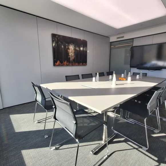 Bureau privé 15 m² 3 postes Location bureau Avenue des Champs-Élysées Paris 75008 - photo 3