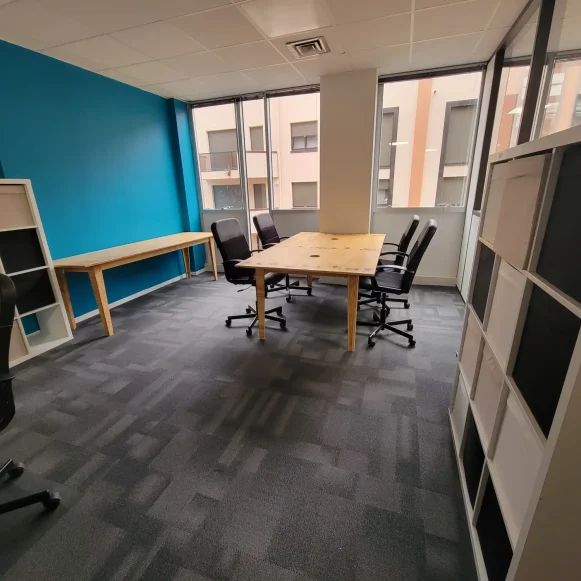 Bureau privé 6 m² 6 postes Coworking Rue Alaric II Toulouse 31000 - photo 1