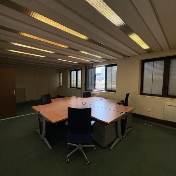 Bureau privé 2 m² 2 postes Coworking Esplanade de la Commune de Paris Noisy-le-Grand 93160 - photo 5