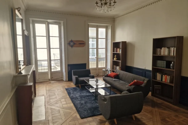 Bureau privé - 44000 - 4 postes - 1200€