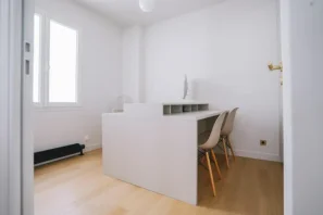 Bureau privé - 75010 - 2 postes - 950€