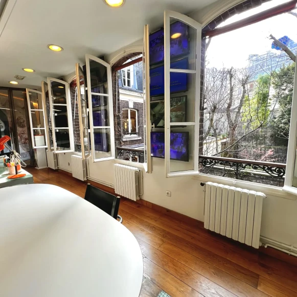 Bureau privé 35 m² 6 postes Location bureau Rue du Four Paris 75006 - photo 3
