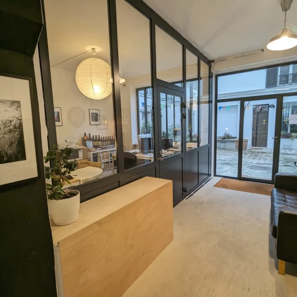 Bureau privé 18 m² 4 postes Coworking Boulevard Voltaire Paris 75011 - photo 3