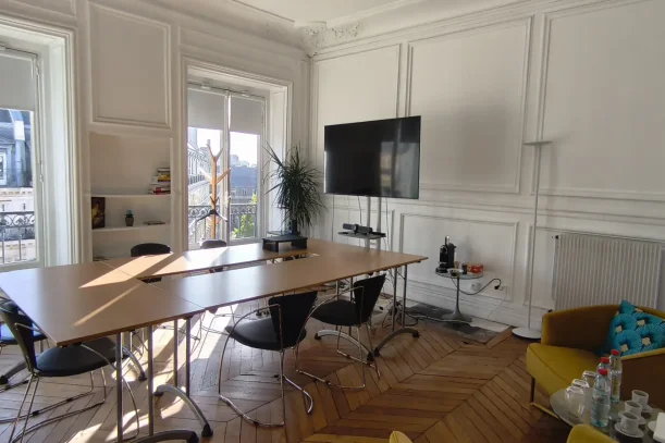 Bureau privé - 75001 - 4 postes - 2695€