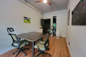 Bureau privé - 94200 - 3 postes - 700€