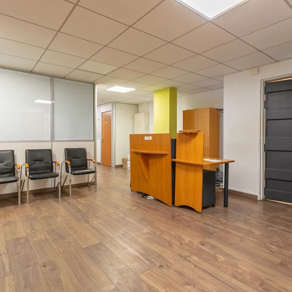 Bureau privé 65 m² 16 postes Coworking Rue Jean Goujon Paris 75008 - photo 4