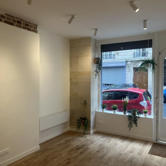 Espace indépendant 30 m² 6 postes Coworking Rue Sedillot Paris 75007 - photo 4