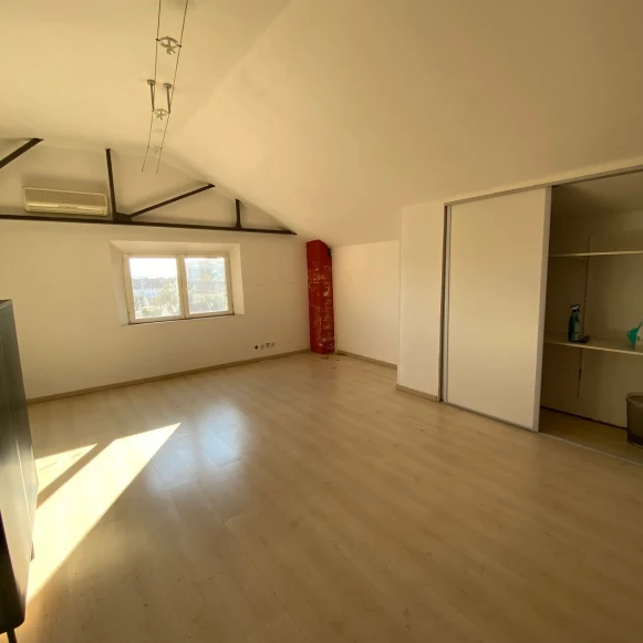 Bureau privé 30 m² 3 postes Coworking Avenue de Saint-Antoine Marseille 13015 - photo 4