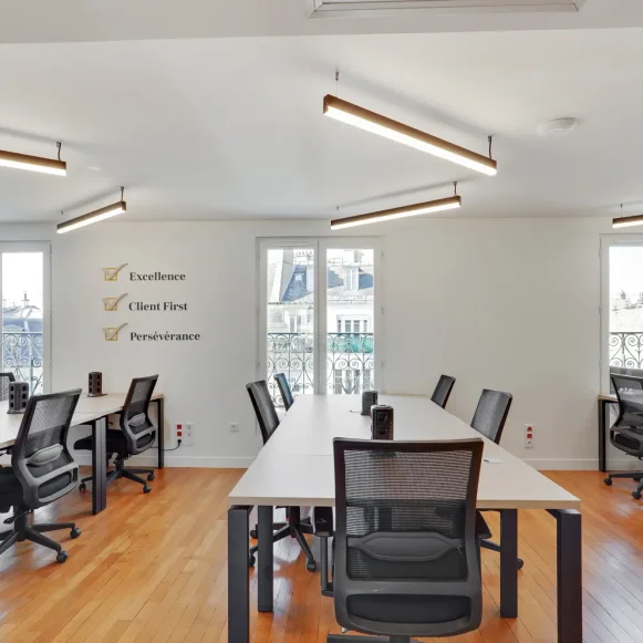 Espace indépendant 70 m² 10 postes Location bureau Avenue Franklin Delano Roosevelt Paris 75008 - photo 1