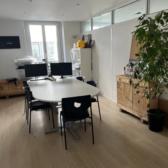 Bureau privé 25 m² 5 postes Coworking Rue de la Michodière Paris 75002 - photo 3