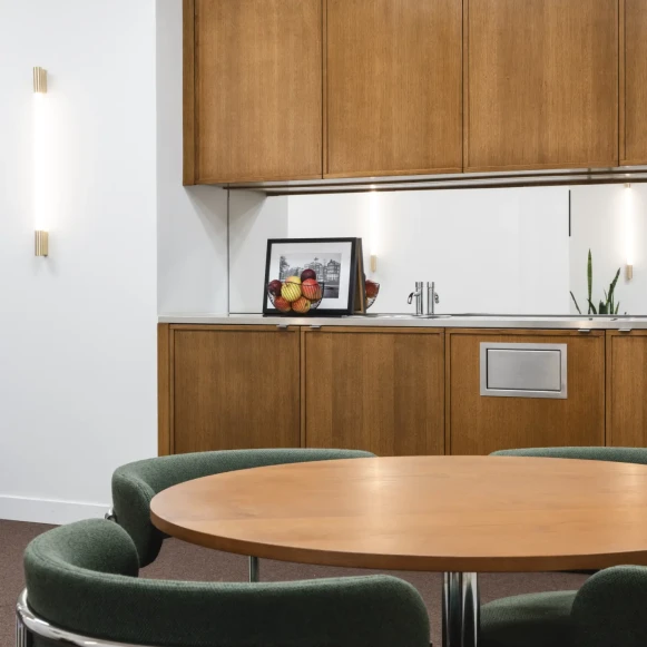 Bureau privé 9 m² 3 postes Coworking Rue Notre Dame des Victoires Paris 75002 - photo 4