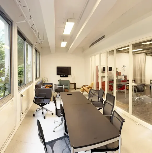 Open Space  15 postes Location bureau Rue Planchat Paris 75020 - photo 4
