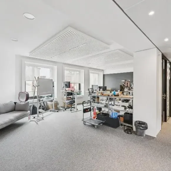 Bureau privé 39 m² 10 postes Coworking Rue d'Amsterdam Paris 75008 - photo 1