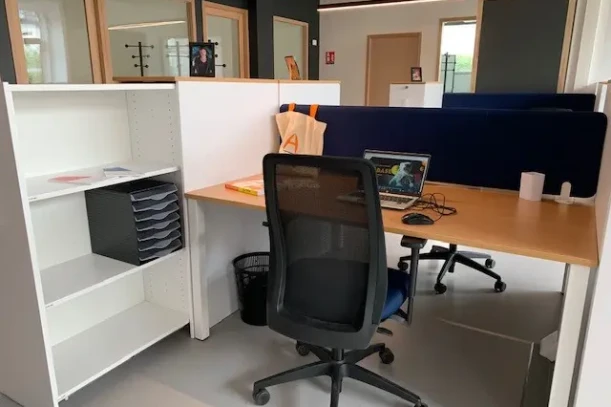 Open Space - 19100 - 6 postes - 182€