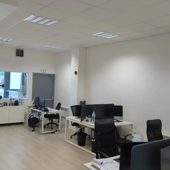 Espace indépendant 190 m² 40 postes Coworking Quai de la Loire Paris 75019 - photo 2