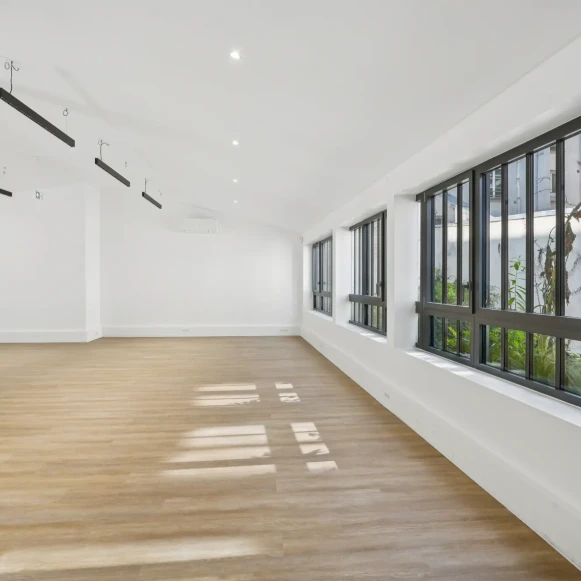 Espace indépendant 250 m² 36 postes Location bureau Passage Dubail Paris 75010 - photo 2