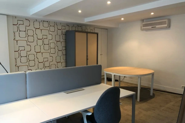 Bureau privé - 75009 - 4 postes - 2390€