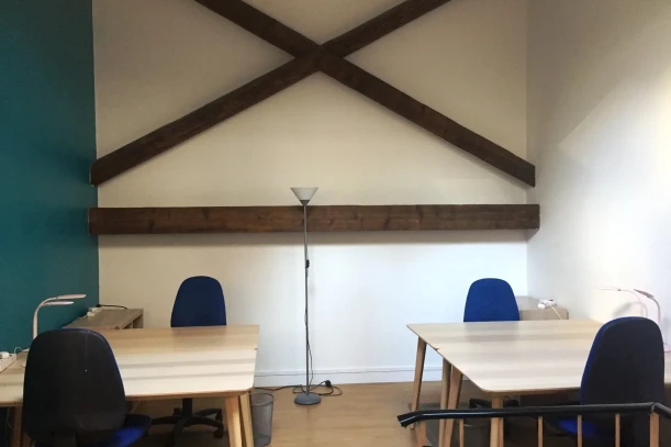 Bureau privé - 75011 - 8 postes - 1588€