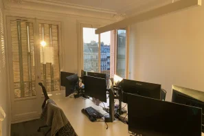 Bureau privé - 75008 - 4 postes - 2500€