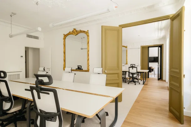 Espace indépendant - 75008 - 32 postes - 19800€