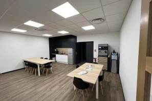 Bureau privé - 42300 - 8 postes - 950€