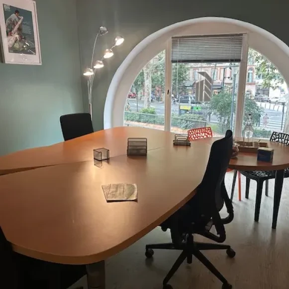 Bureau privé 17 m² 3 postes Coworking Rue d'Aubuisson Toulouse 31000 - photo 9