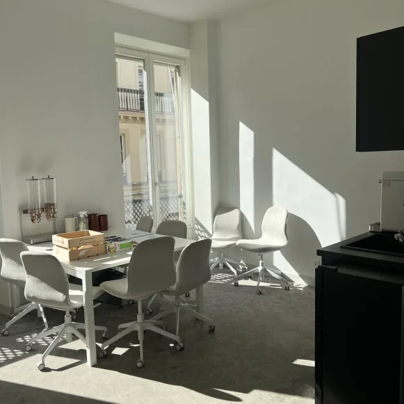Bureau privé 32 m² 8 postes Location bureau Rue de la Chaussée d'Antin Paris 75009 - photo 5