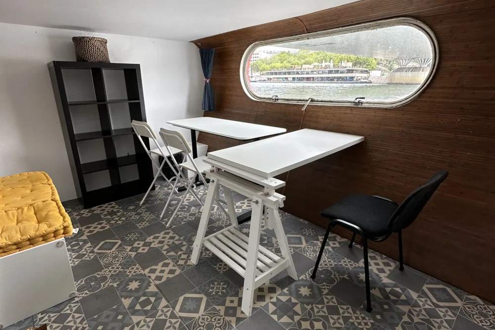 Bureau privé - 75013 - 3 postes - 650€