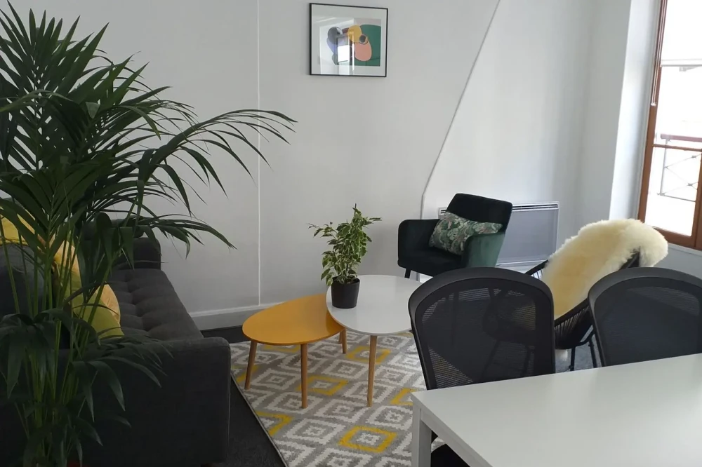 Espace indépendant - 75003 - 15 postes - 5000€