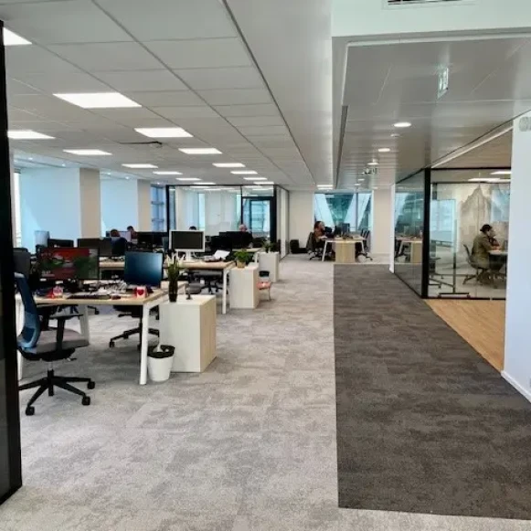Open Space  18 postes Location bureau Place des Reflets Courbevoie 92400 - photo 7