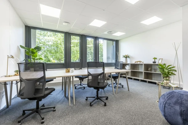 Bureau privé - 49000 - 5 postes - 1487€