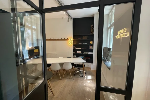 Bureau privé - 75004 - 3 postes - 1500€