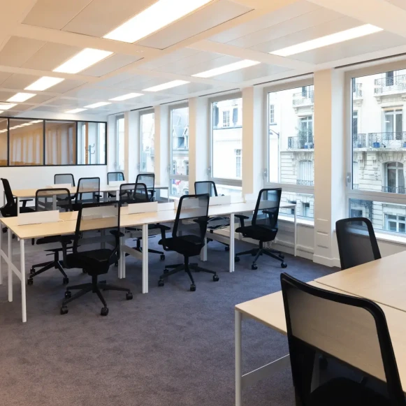 Espace indépendant 210 m² 48 postes Location bureau Rue de Laborde Paris 75008 - photo 1
