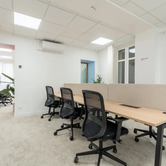Espace indépendant 218 m² 33 postes Location bureau Rue Montmartre Paris 75002 - photo 11