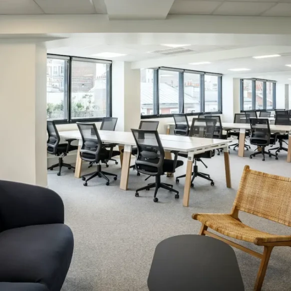 Bureau privé 58 m² 12 postes Coworking Boulevard Gouvion-Saint-Cyr Paris 75017 - photo 1