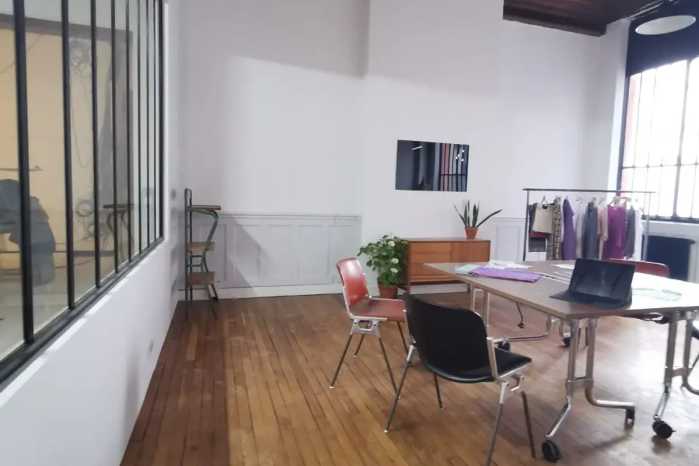Bureau privé - 75010 - 7 postes - 3300€