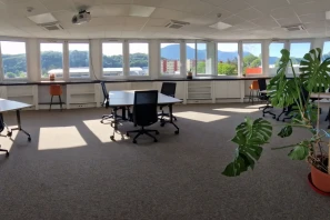 Open Space - 38760 - 10 postes - 250€